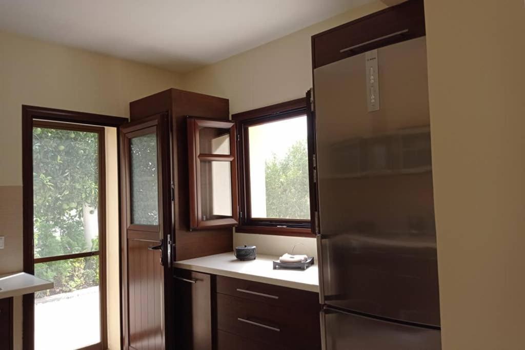 Afroditis'S & Makis'S Apartment Leonidio Exterior photo