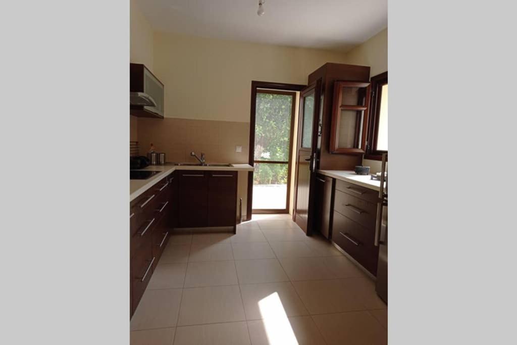 Afroditis'S & Makis'S Apartment Leonidio Exterior photo